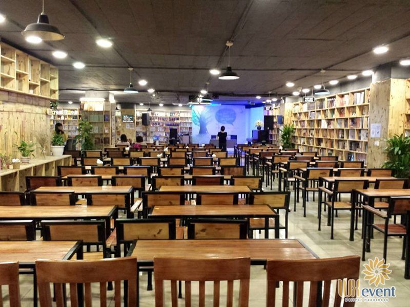 Quán cafe tổ chức họp báo, ra mắt sách Cafe sách Đông Tây