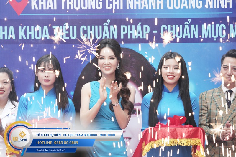 tổ chức lễ khai trương phòng khám nha khoa